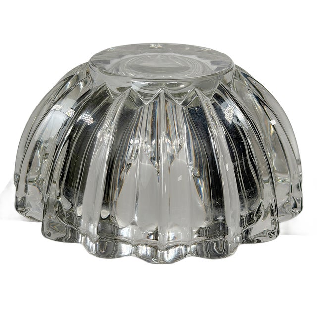 1940s French Art Deco Pierre D’Avesn Molded Glass Star Bowl For Sale - Image 9 of 10