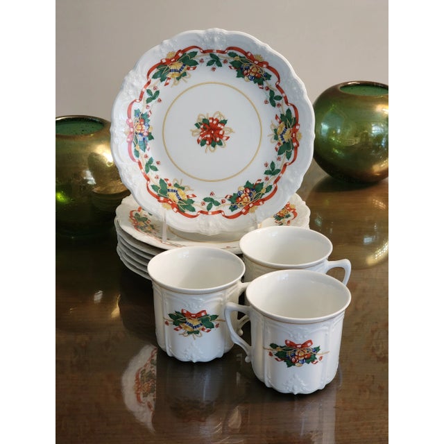 1990s Christmas Baronesse by Tirschenreuth - Hutschenreuther Porcelain China Accent Plates Set of 6 For Sale - Image 16 of 18