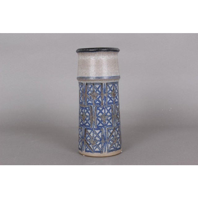 Mid-Century Model 6105 Vase by Marianne Starck for Michael Andersen Keramik Bornholm, , 1960s For Sale - Image 6 of 6