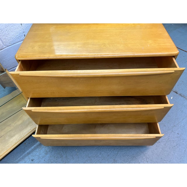 Classic Five Piece Mid-Century Bedroom Set by Heywood-Wakefield Co.5 Pieces For Sale - Image 15 of 18