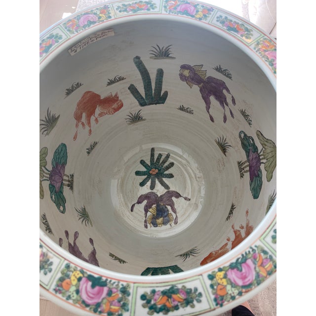 Off-white Late 20th Century Canton People Chinese Large Planter With Wooden Carved Stand For Sale - Image 8 of 13