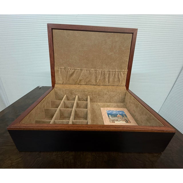 Design Plus Gallery presents a Jewelry Box from Agresti. The brand was founded in 1949, right in the heart of Florence and...