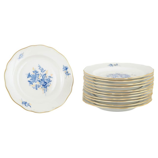 Porcelain Plates with Blue Floral Motifs and Gilt Rim from Meissen, Set of 12 For Sale - Image 5 of 5