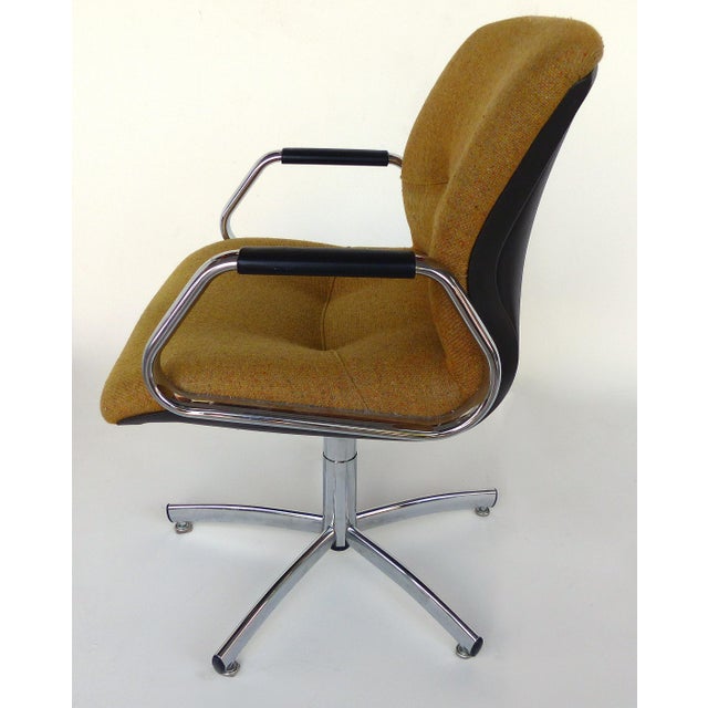 Steelcase Furniture Company Adjustable Swivel & Tilting Armchair (1982