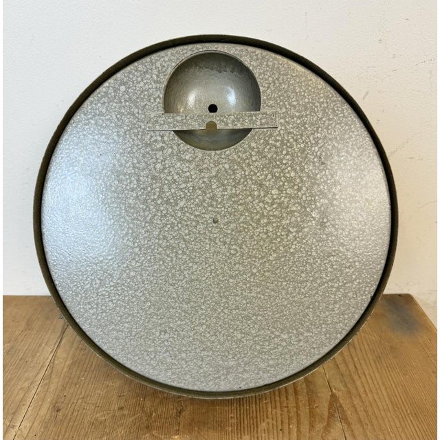 Industrial Grey Factory Wall Clock from Pragotron, 1960s For Sale - Image 18 of 18