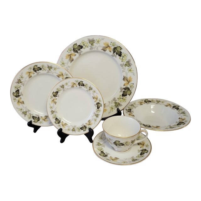 1960s English Traditional Royal Doulton “Larchmont” – Set of 6 Complete Place Settings - 36 Pieces For Sale
