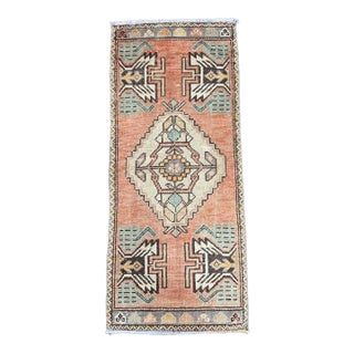 Turkish Yastik Rug 1'6" x 3'5" For Sale