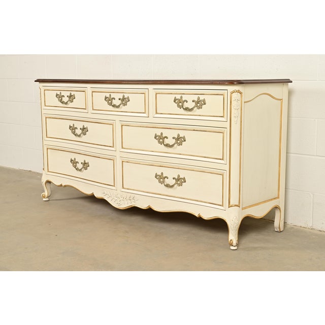 Kindel Furniture French Provincial Louis XV Cream Lacquered and Gold Gilt Dresser, 1970s For Sale - Image 18 of 18