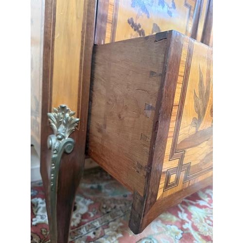 Transition Style Commode in Chinoiserie Marquetry For Sale - Image 9 of 10