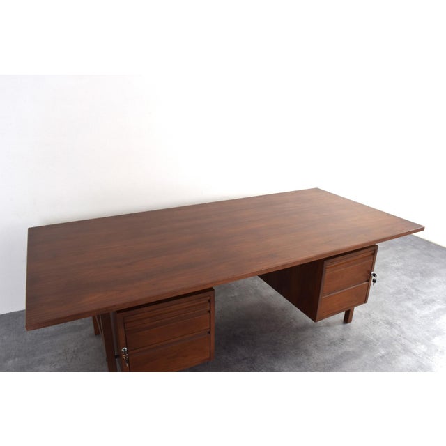 Large Mid-Century Modern American Walnut Executive Desk, 1970s For Sale - Image 17 of 18