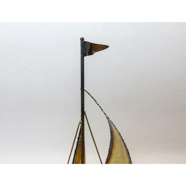 Vintage Mid-Century Modern Brass Sailboat Sculpture on Natural Stone Base For Sale - Image 4 of 8