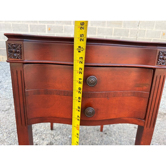 Early 20th Century Pair of Antique Federal Style Nightstands/ Side Tables For Sale - Image 5 of 10