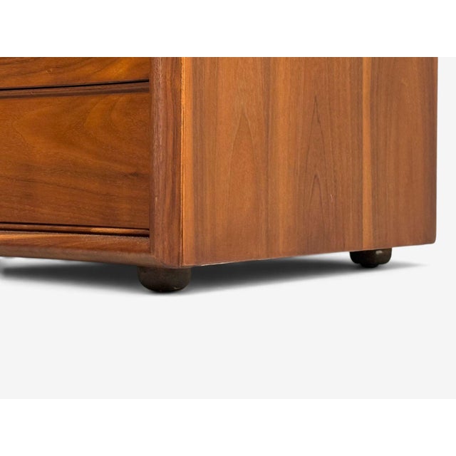 Paul Frankl, John Stuart, Concave Nightstands, Walnut, Brass, Usa, 1950s For Sale - Image 14 of 16
