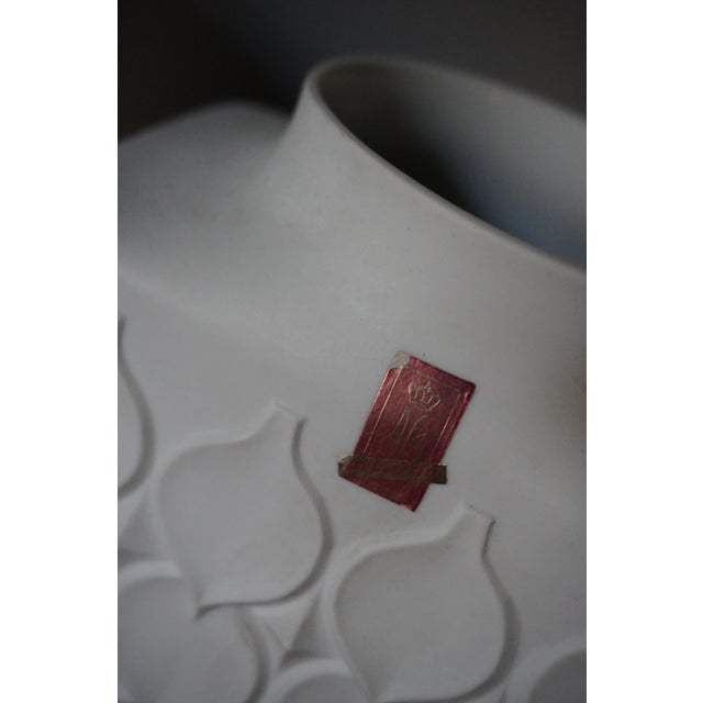 Vintage German Vases in Biscuit Porcelain from AK Kaiser, 1960s, Set of 4 For Sale - Image 12 of 14