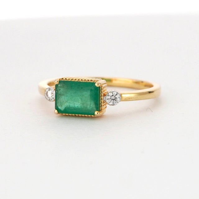 Discover the elegance of our exquisite ring, crafted in 14K yellow gold. This piece features a captivating 0.85-carat...