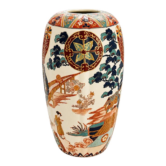 Antique Japanese Imari Porcelain Vase, Meiji/Taishō Era, Circa 1900 For Sale