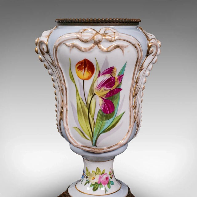 1900s Antique Victorian French Ceramic Mantlepiece Vase For Sale - Image 11 of 13