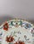 China Porcelain plate with "Pompadour" decoration, 18th century, Qianlong period (1711-1799) For Sale - Image 6 of 6
