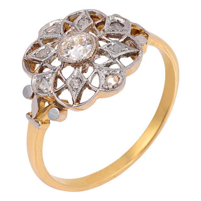 1910s French Belle Époque Diamond 18k Yellow Gold Platinum Flower Ring, Size 6.25 For Sale