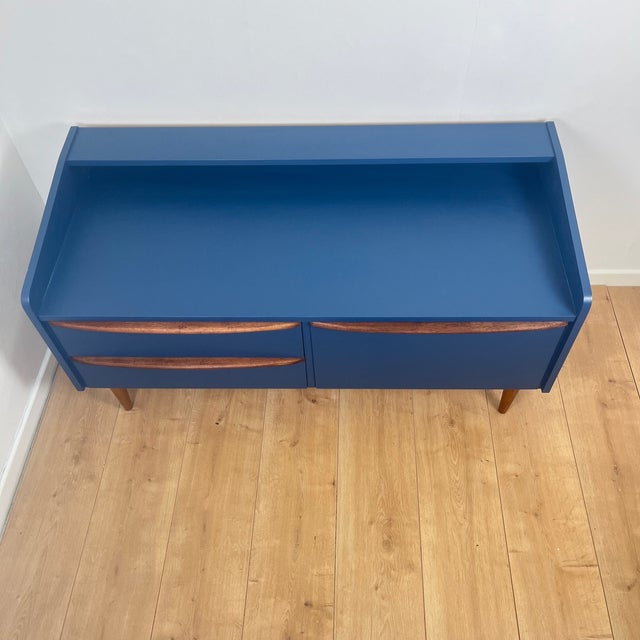 Mid-Century Modern Low Midnight Blue Wood Sideboard or TV Unit, 1960 For Sale - Image 3 of 11