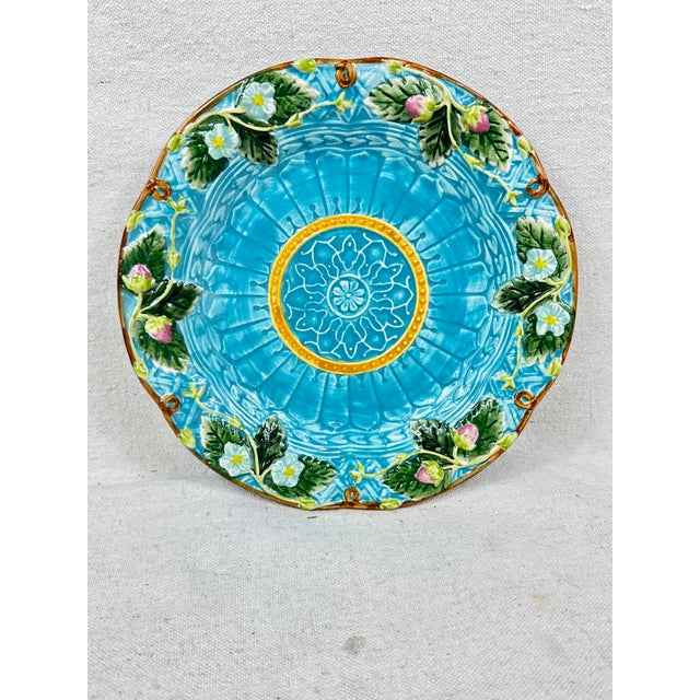 Beautiful antique rare 19th-century French Sarreguemines Majolica dessert plate made by Sarreguemines. It has a vibrant...