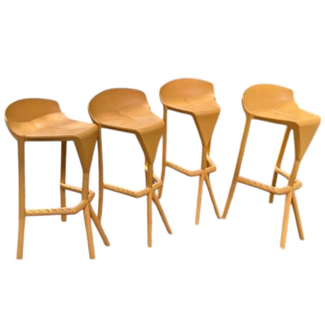 Elevate your space with the Miura Barstool set, a masterpiece of modern Nordic design. Originally designed by Konstantin...