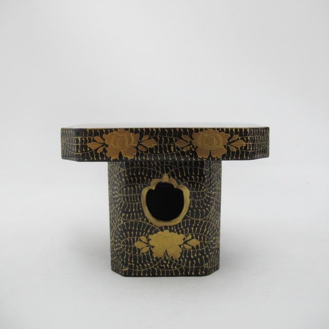Ceramic Japanese Hina Doll Black & Gold Floral Lacquer Display Stand Set For Sale - Image 7 of 14