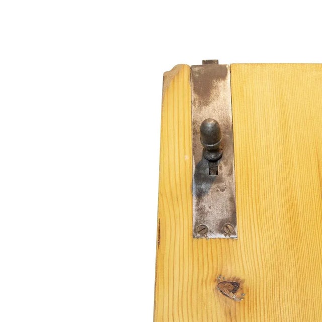 Wood 19th Century Biant Command Walnut Wardrobe For Sale - Image 7 of 8