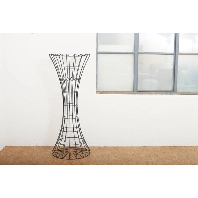 Black Grey-Silver Powder-Coated Bent Metal Wire Coat Stand by Verner Panton for J. Lüber AG For Sale - Image 8 of 11