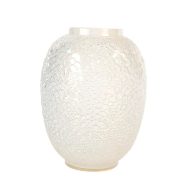 Ecailles Vase in Opalescent Glass by René Lalique, 1932 For Sale - Image 7 of 7