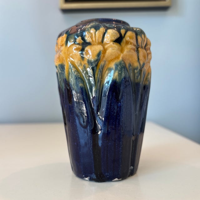 Art Nouveau Beautiful Ink Blue and Orange Brush McCoy Vase in Excellent Vintage Condition For Sale - Image 3 of 9