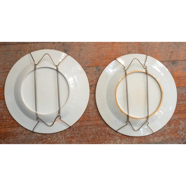 Ceramic 18th Century Pair of Chinese Export Armorial Decorative Rustic Plates For Sale - Image 7 of 12