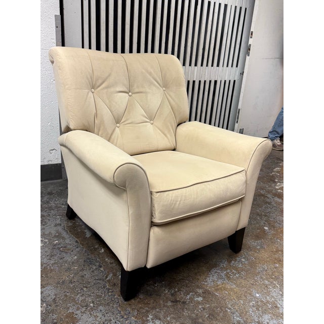 Traditional La-Z-Boy Cosmopolitan Recliner For Sale - Image 3 of 12
