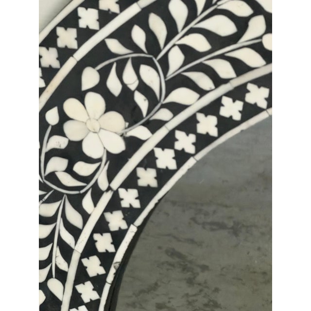 2020s Aditya Handicrafts 32.75” Black & White Bone Inlay Floral Round Mirror, India, 2021 For Sale - Image 5 of 12