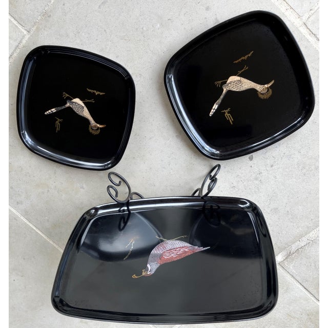 Wood Circa 1970 Couroc Quail & Roadrunner Three-Piece Tray Ensemble For Sale - Image 7 of 12