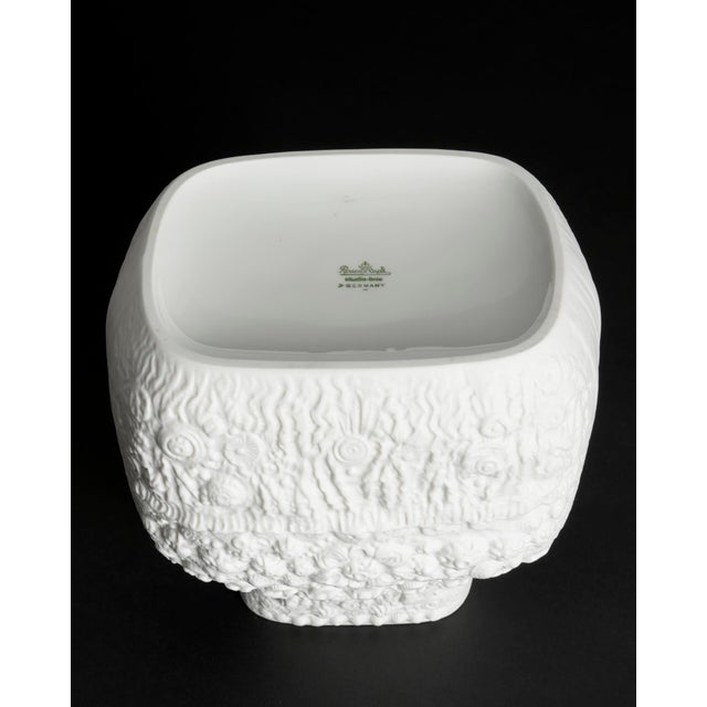 White Bisque Porcelain Azu Vase by Martin Freyer for Rosenthal, 1970s For Sale - Image 8 of 11