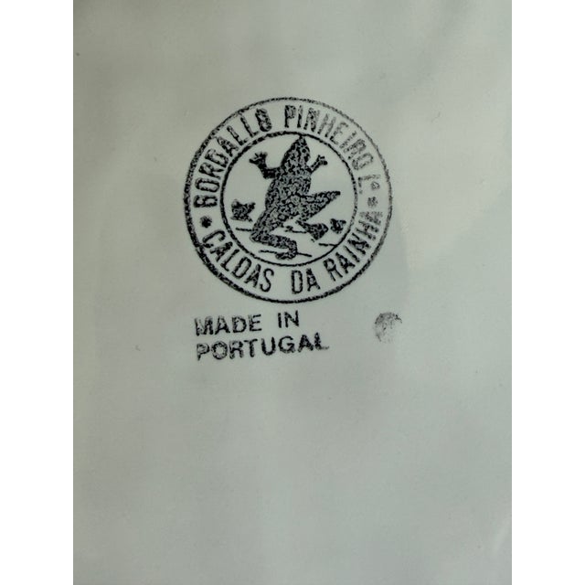 Late 20th Century Late 20th Century Coastal Bordallo Pinheiro White Shell Plate Set of 8 For Sale - Image 5 of 7