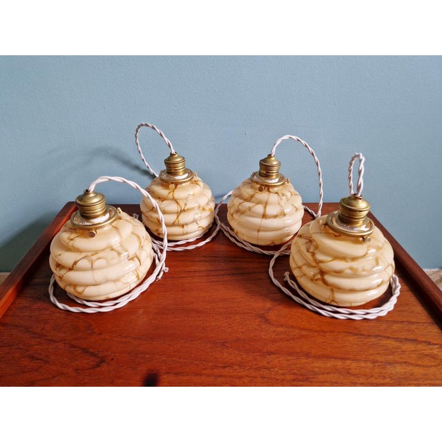 Art Deco Pendant Light in Marbled Opaline and Uranium Glass from Scailmont, Belgium, 1920s-1930s For Sale - Image 6 of 18