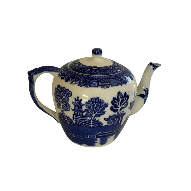 Antique Allertons Ltd Blue Willow 5.5 Cup Teapot with Matching Lid Made in Staffordshire England c. 1929-1942 Approx. 1 ¼"...