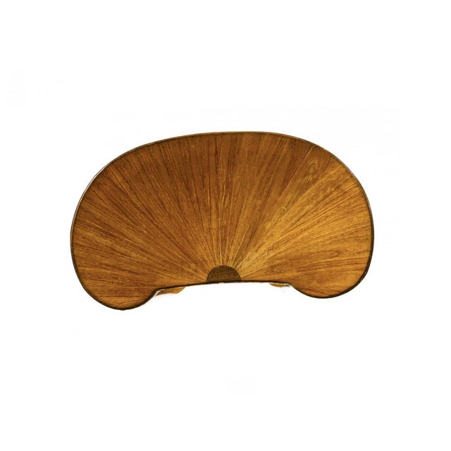 A Vintage French Style Kidney Bean Shaped Two-Tier Occasional Side Table For Sale In New York - Image 6 of 7