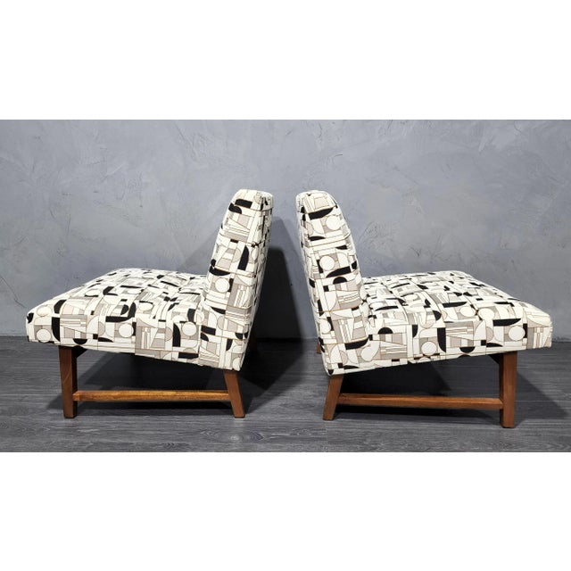 Dunbar Furniture Mid 20th Century Edward Wormley for Dunbar Slipper Chairs in French Fabric- Set of 2 For Sale - Image 4 of 9