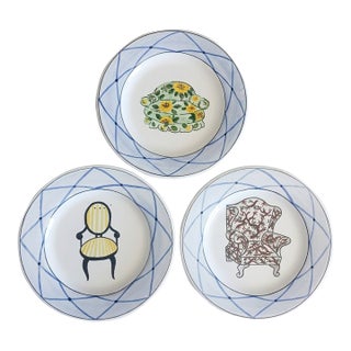​Vintage Casa Fina Hand-Painted Ceramic Chair Plates - Set of 3 For Sale