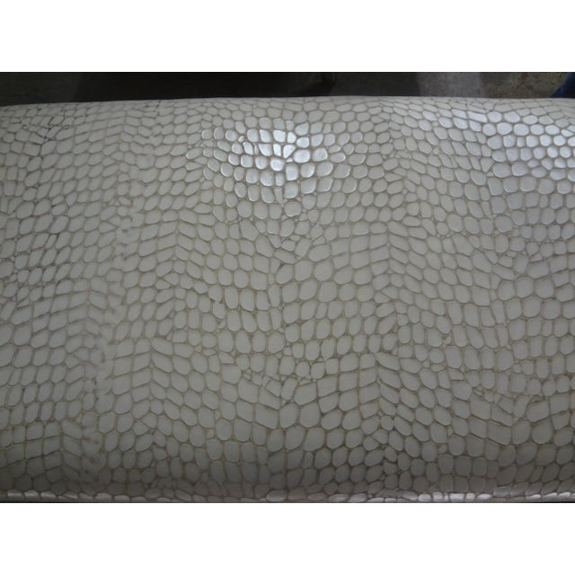 Late 20th Century Dessin-Fournir Louis XV Style Painted Bench For Sale - Image 5 of 12