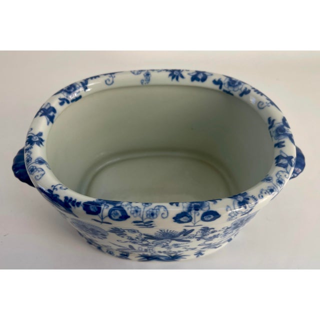 Chinese Export Style Porcelain Jardiniere Oval Bowl For Sale - Image 4 of 10