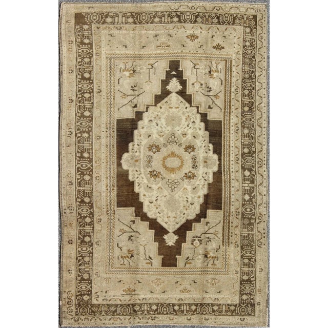 Floral Medallion Turkey Oushak Vintage Rug in Ivory, Taupe, Brown and Olive 6′1″ × 9′6″ For Sale - Image 9 of 9