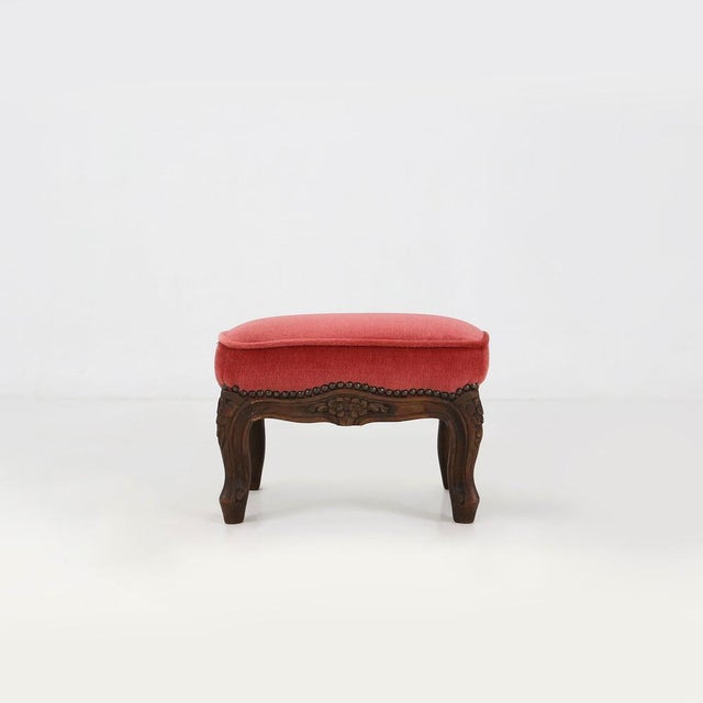 Baroque Ottoman in Carved Wood with Coral Velvet Upholstery, 1950s For Sale - Image 6 of 6