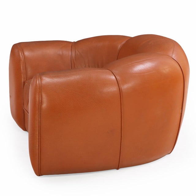 Contemporary A French Bulbous Croissant-Shaped Leather Chair, C. 1985. For Sale - Image 3 of 8