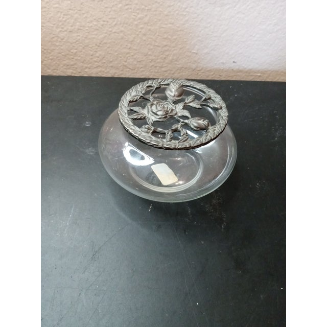 1980s Gorgeous Pair of Potpourri Squat Vases With Filigree Pewter Lids For Sale - Image 5 of 7