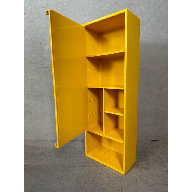 Vintage Yellow Medicine Cabinets by Olaf von Bohr for Gedy, Italy, 1980s, Set of 2 For Sale - Image 11 of 16