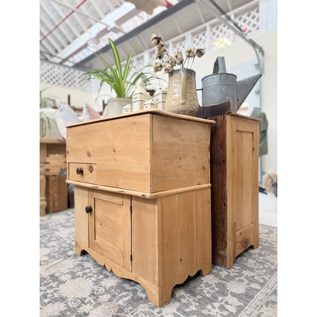 Antique Scrubbed Pine Sugar Chest For Sale - Image 4 of 15